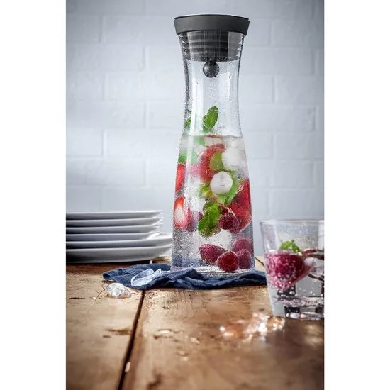 WMF Basic - Waterkaraf - 1,0L - Zwart - Druppelvrij - Geschikt voor Koelkastdeur